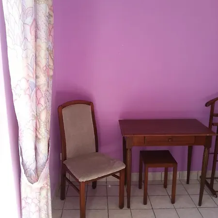 לינה וארוחת בוקר Le Perron Soucé